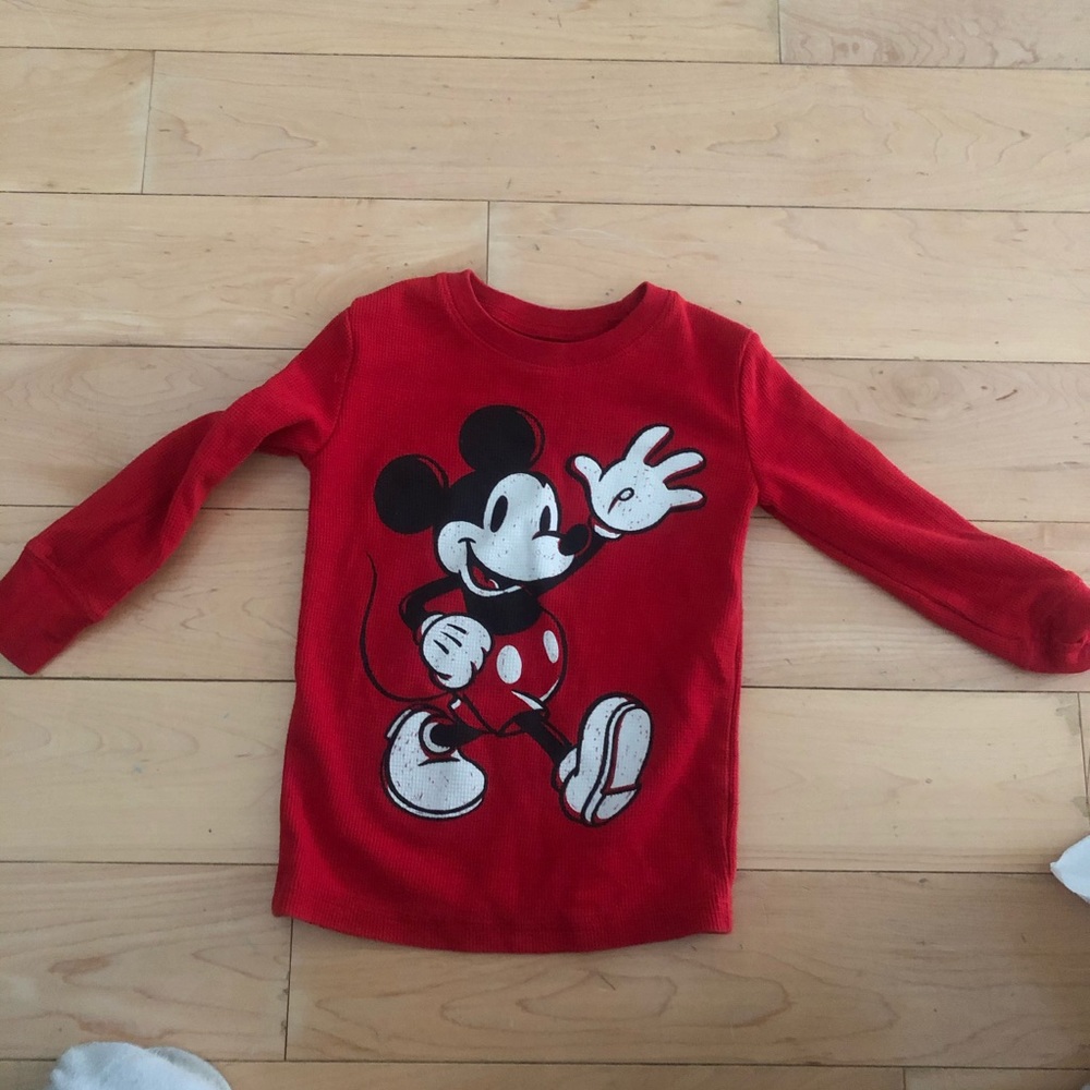 ⭐️Disney Mickey Mouse shirt⭐️